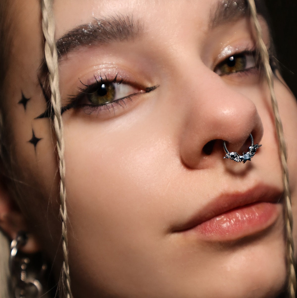 16G Wings & Star Hinged Segment Septum Ring