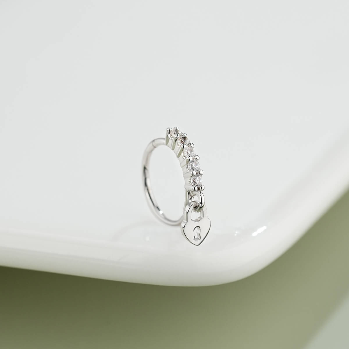 seamless lock nose ring