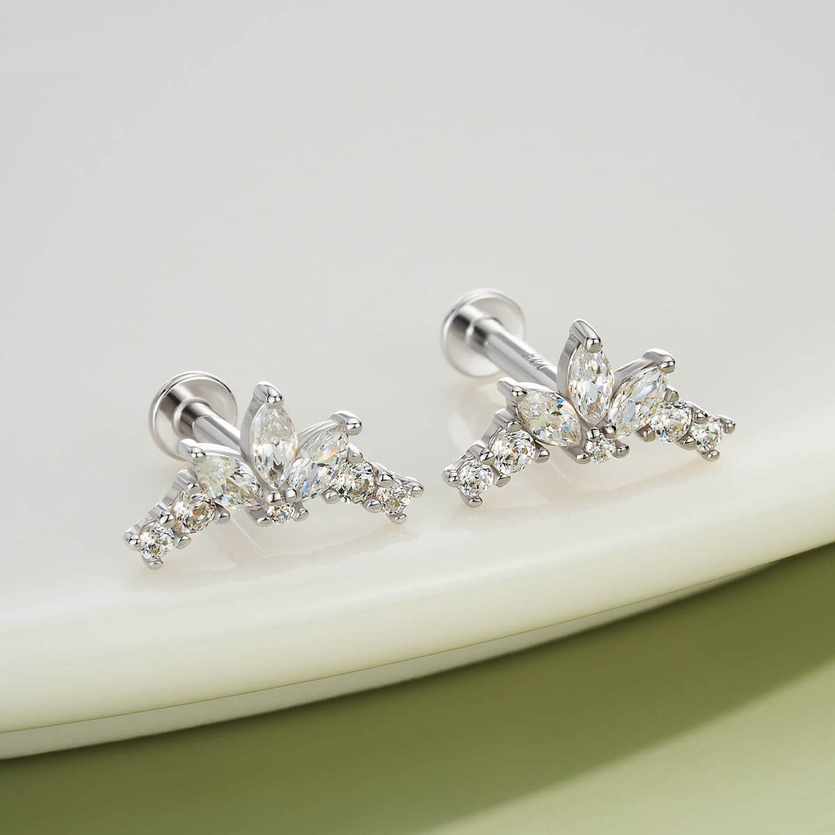 oufer CZ flower petal cartilage stud 