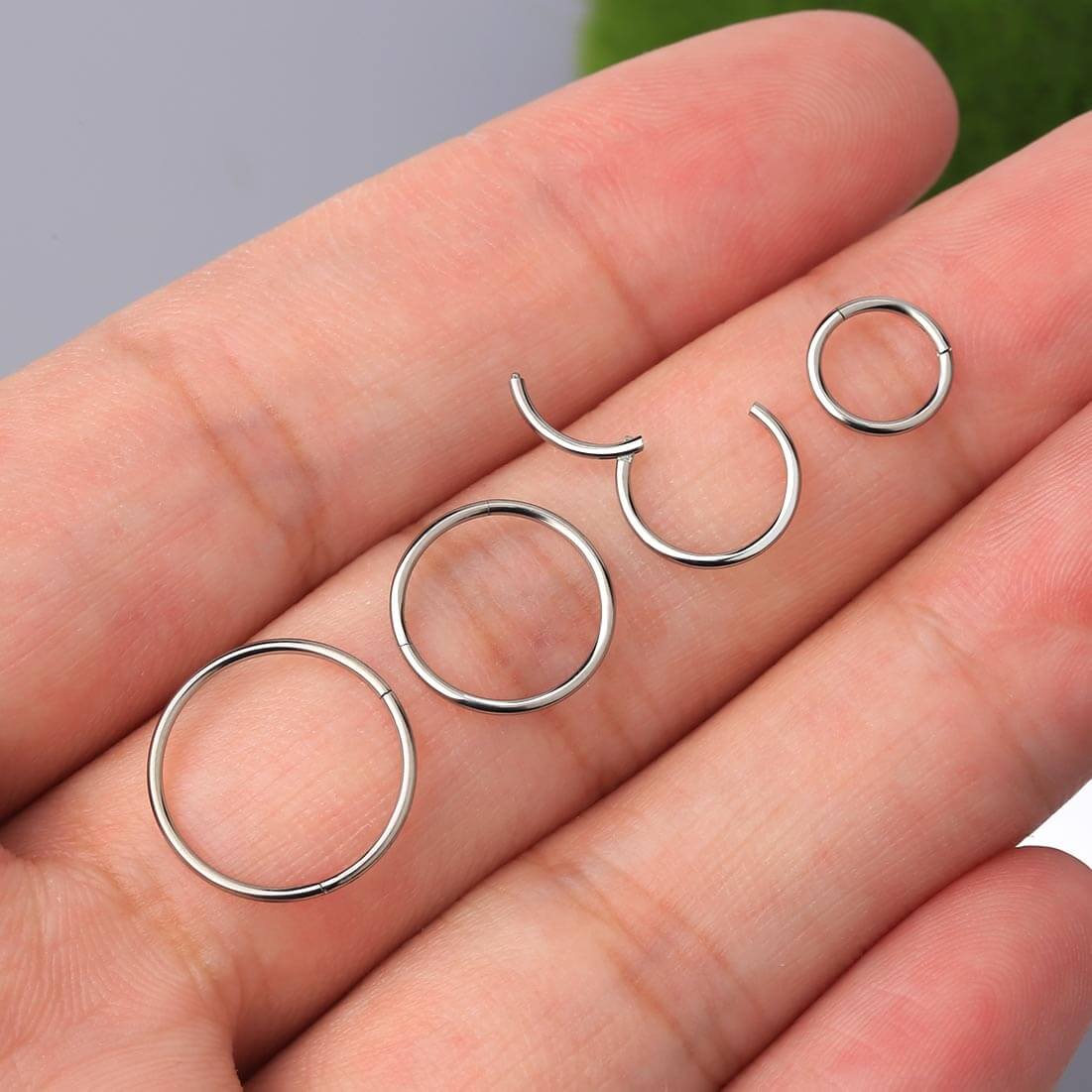 20g titanium outlet nose hoop